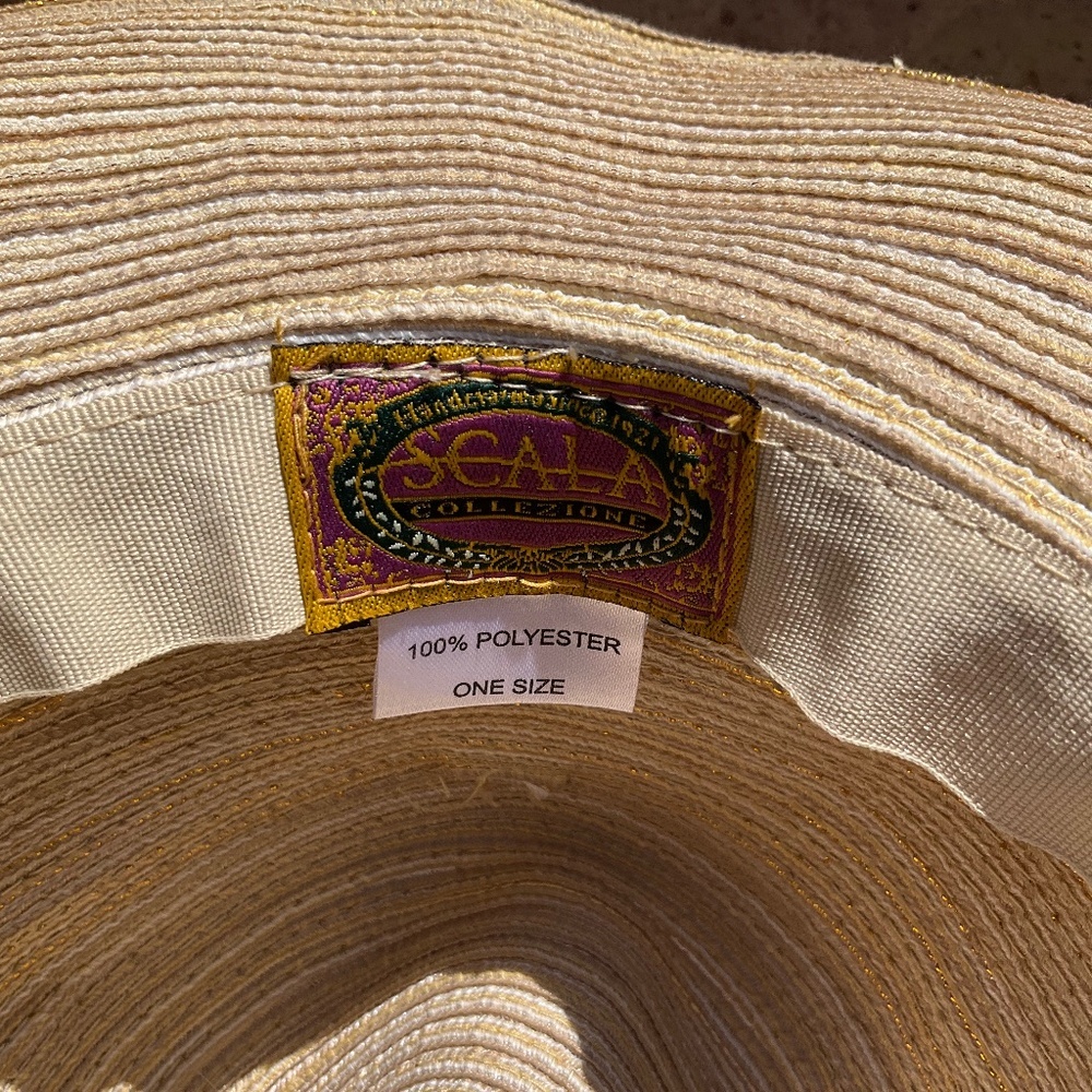 🐚 Scala Hat with FREE Shell Pin - Picture 6 of 12